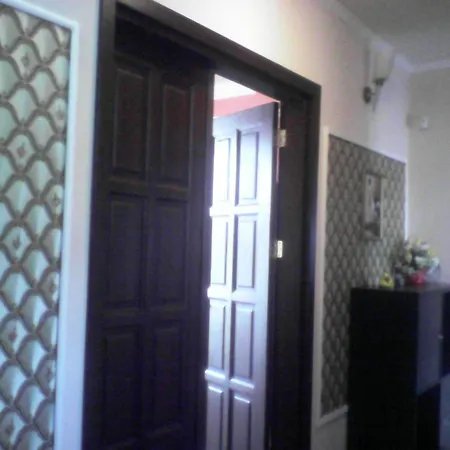 Floor In Ira's House Apartament Warna